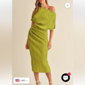 Elegant Green Off-Shoulder Dress